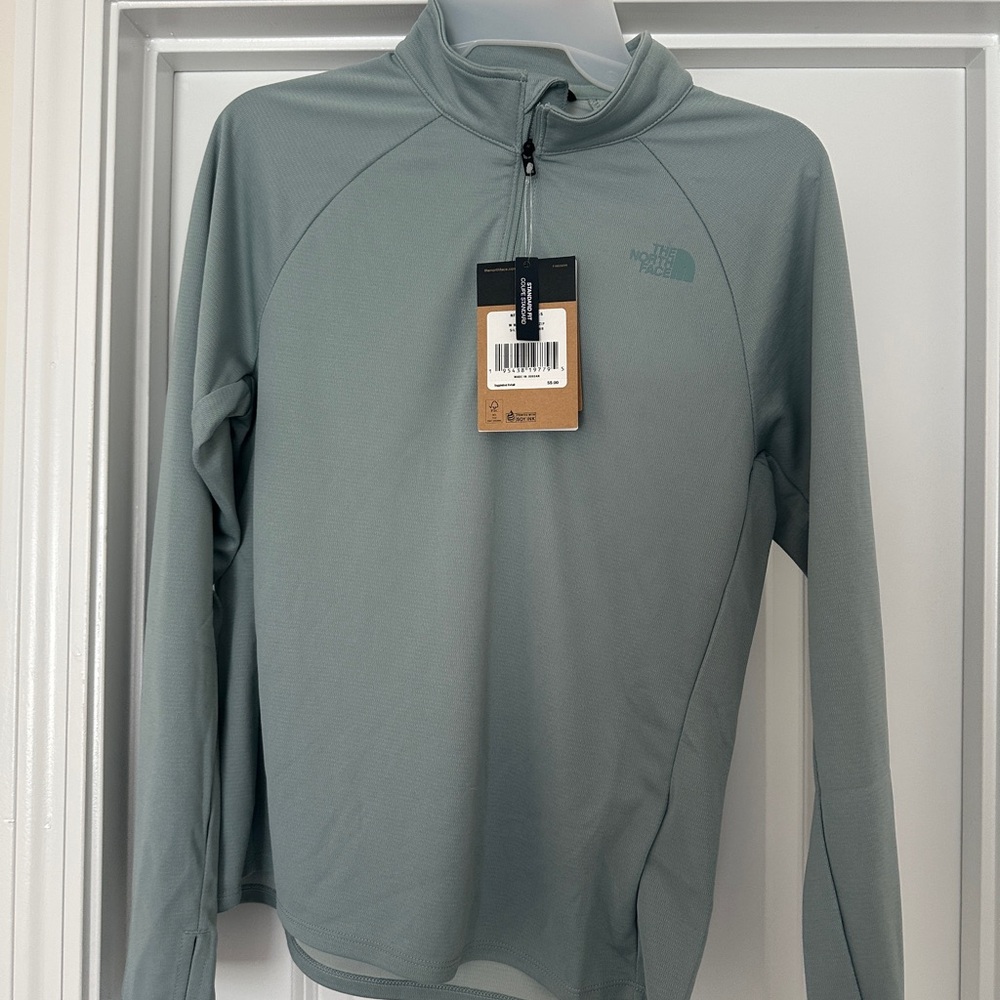 The North Face Women's Wander ¼ Zip Long Sleeve Thumb holes Active Top